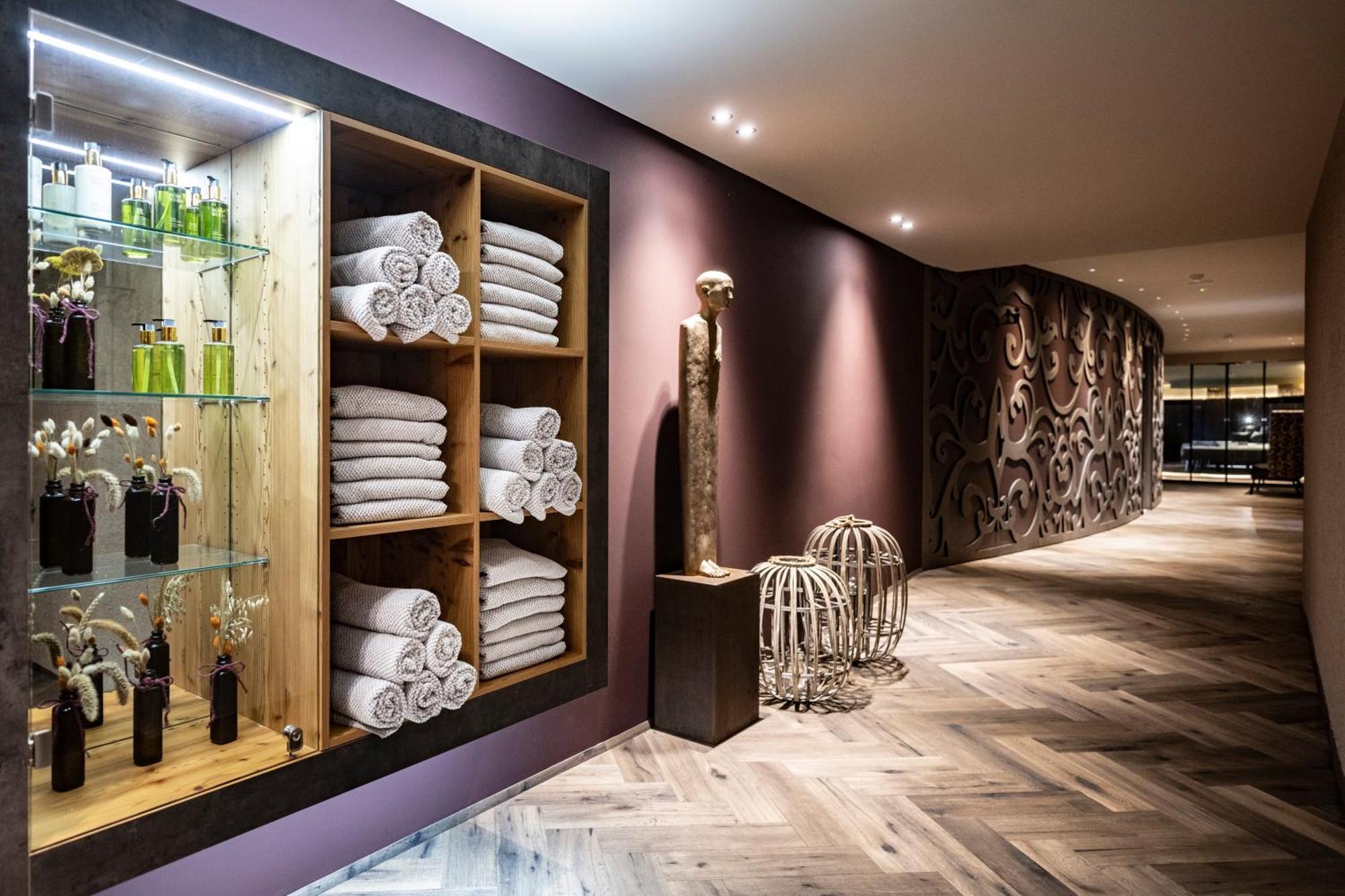 Hotel Emmy - Five Elements Fie allo Sciliar Ngoại thất bức ảnh